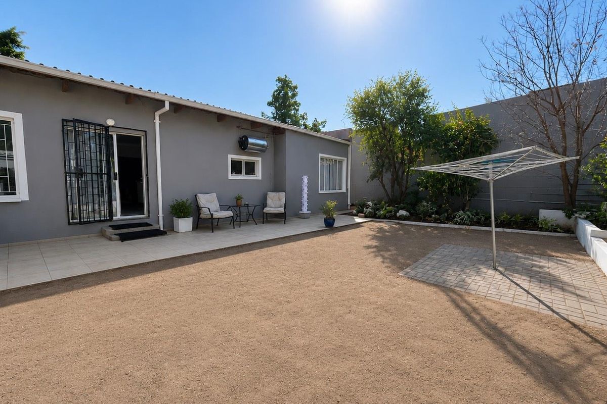 Eros family house for grabs!! - Photo 4