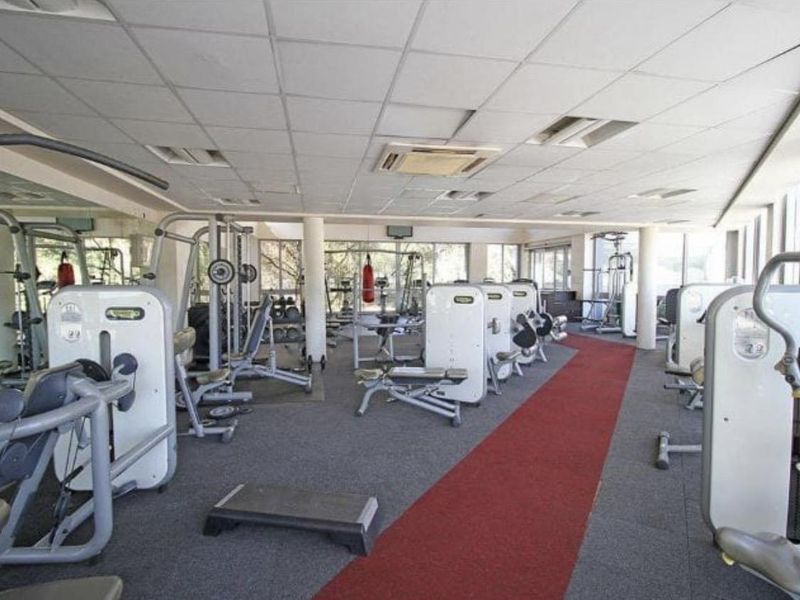 Modern Apartment in the Heart of Bedfordview - Photo 6