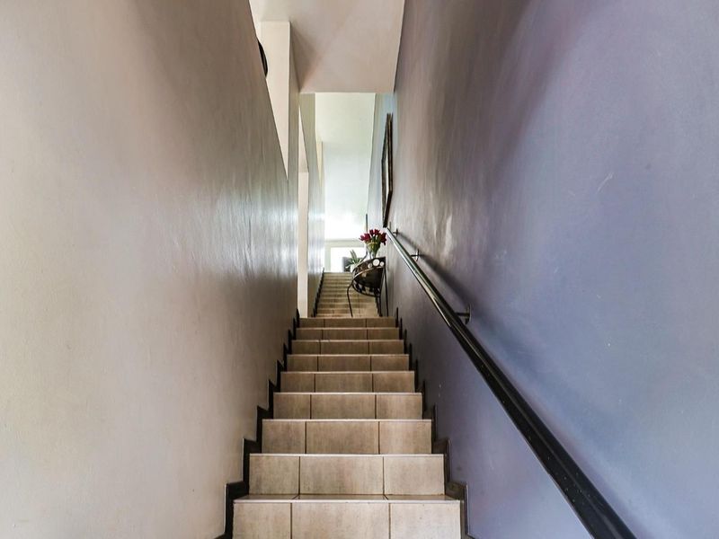 Elegant 2 Bedroom Home for Sale in Lombardy Estate - Photo 3