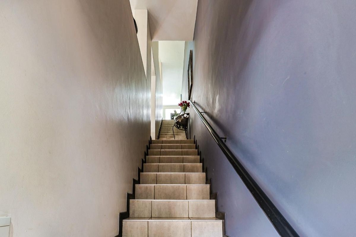 Elegant 2 Bedroom Home for Sale in Lombardy Estate - Photo 3