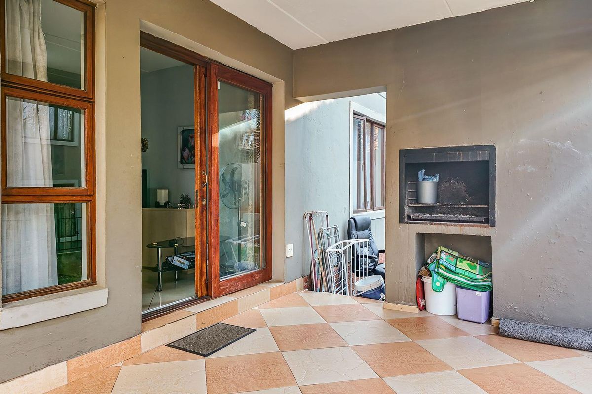 Fibre-Ready 2-Bedroom Apartment with Pool Access in Little Falls - Photo 4