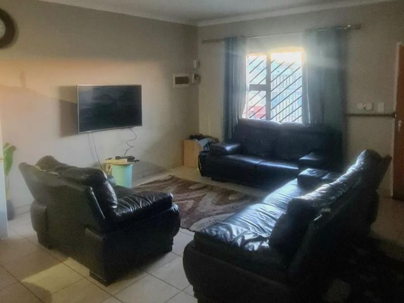 Townhouse for sale extension 4 OTJOMUISE - Photo 2