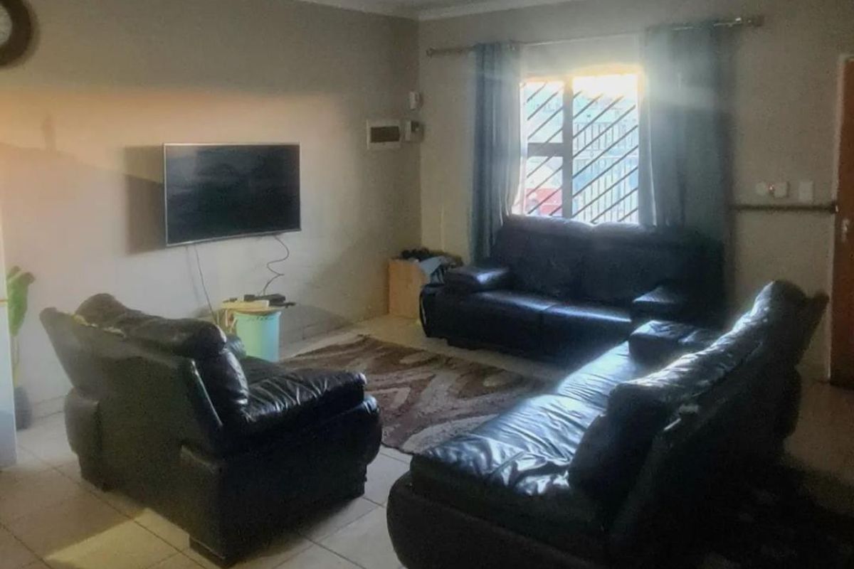 Townhouse for sale extension 4 OTJOMUISE - Photo 2