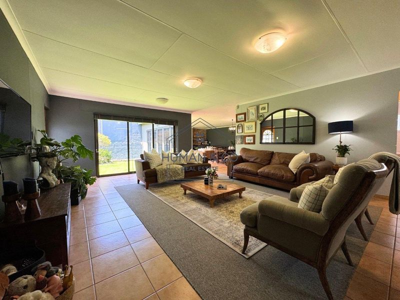 Hidden Gem in Fairway Estate: A Cozy Family Home - Photo 7