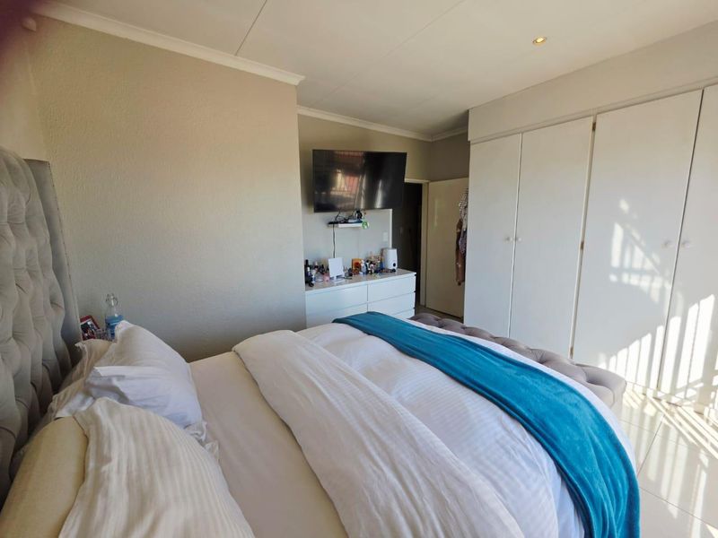 Spacious 2-Bedroom Townhouse for Rent - Photo 9