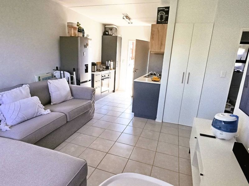 Modern 2-Bedroom Apartment in a Secure Estate - Photo 6