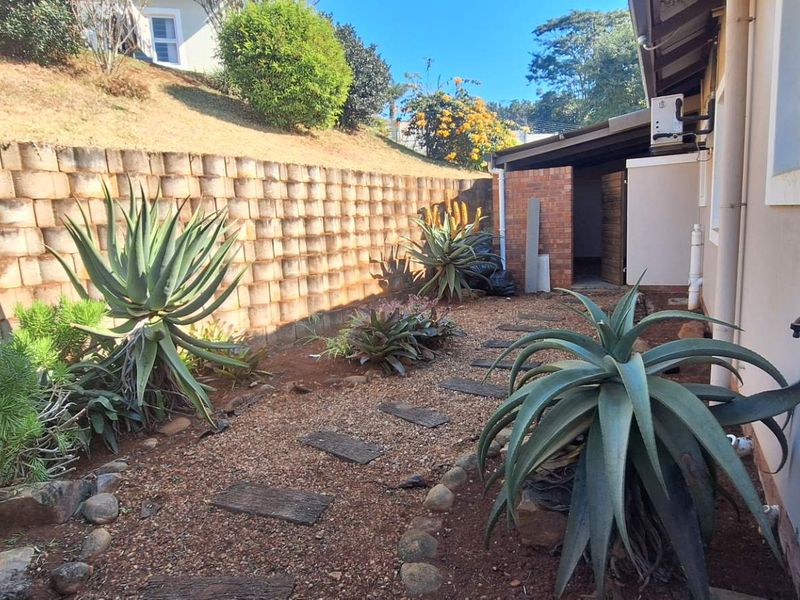 Modern 3 Bed Townhouse in Waterfall with automated Double Garage. - Photo 3