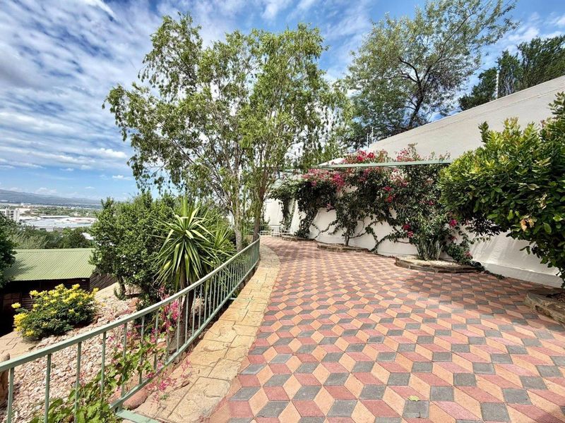 3 Bedroom House TO LET in Luxury Hill - Photo 4