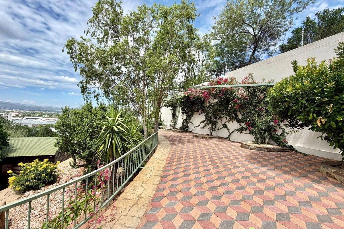 3 Bedroom House TO LET in Luxury Hill - Photo 4