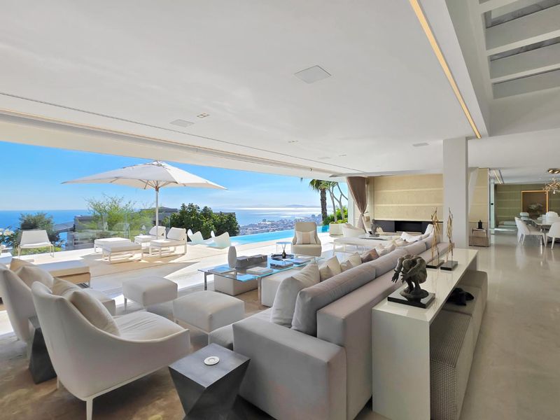 Fresnaye Showstopper with Stunning Views - Photo 4