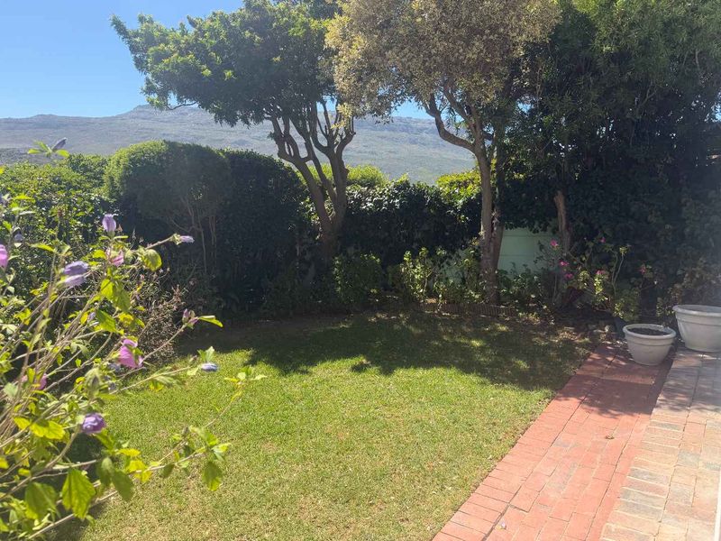 Family Home in Fish Hoek - Photo 2