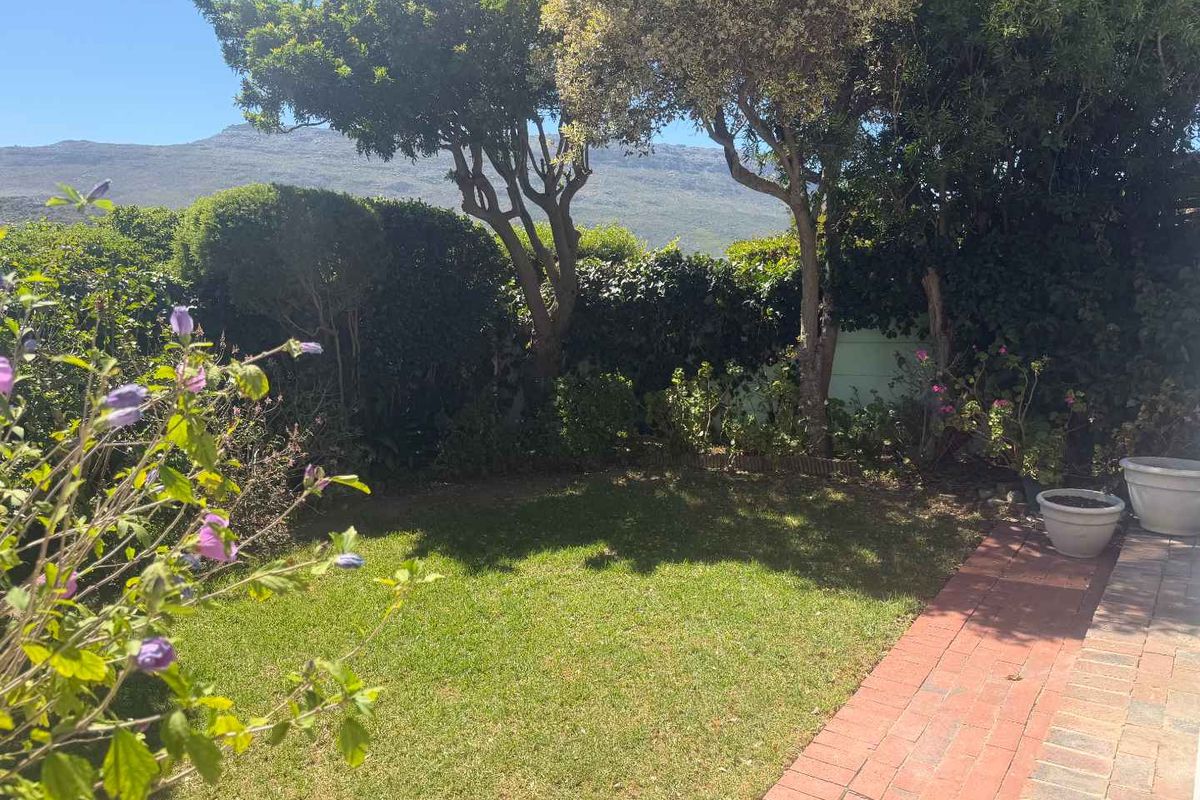 Family Home in Fish Hoek - Photo 2