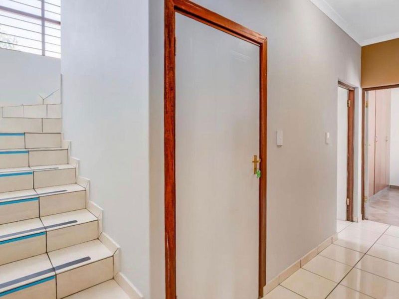 3 Bedroom Family Home in Prima Vista Estate, Mulbarton - Photo 10