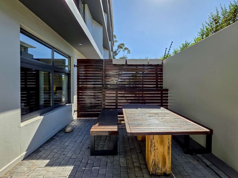 Pet friendly garden apartment in Green Point/Three Anchor Bay - Photo 10