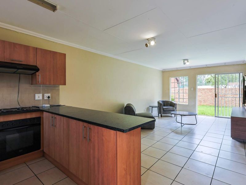 Charming 2BR Townhouse in Arabella Awaits You - Photo 4