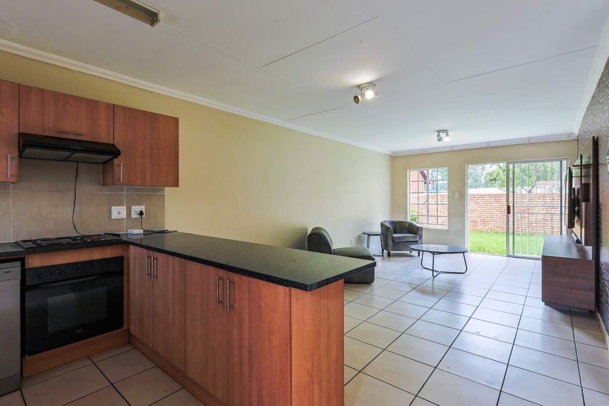 Charming 2BR Townhouse in Arabella Awaits You - Photo 4