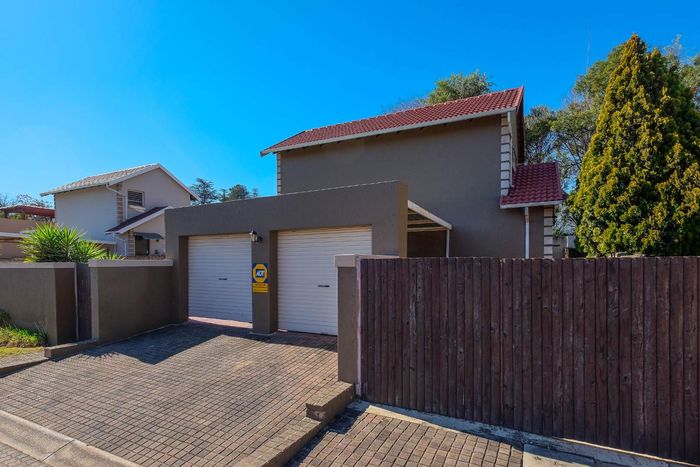 Property #2398385, House For Sale in Buccleuch