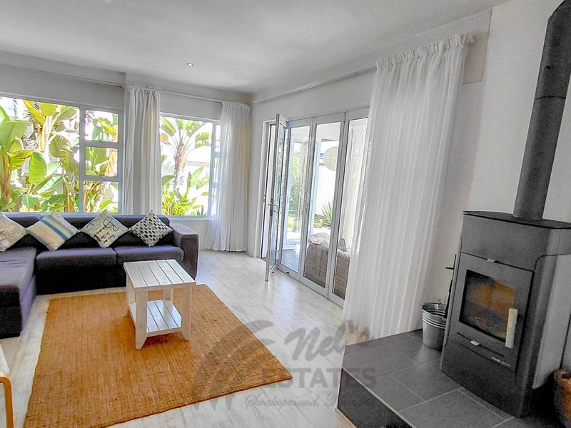 Delightful Townhouse For Sale in Vogelstrand, Swakopmund - Photo 9