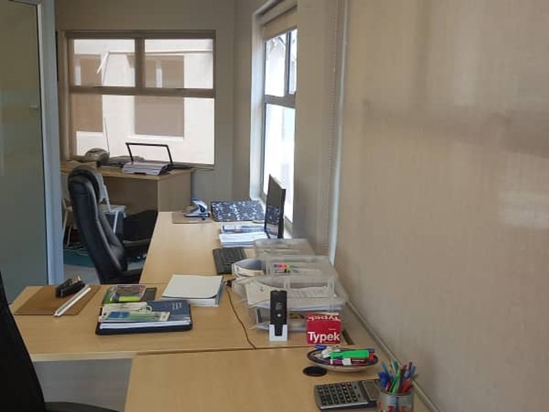 Investment Property -  A Grade Office Unit For Sale - Klein Windhoek - Photo 4