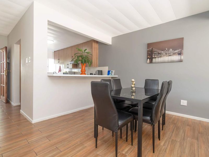 Seize This Gem: Stylish 2 Bedroom Duplex in Prime Quellerina! - Photo 9