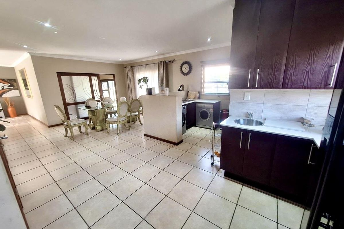 Modern Family Living in a Secure Six-Unit Complex – Don’t Miss This Gem! - Photo 3