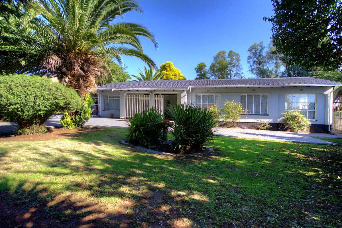 Renovated beauty with teen pad - Photo 5