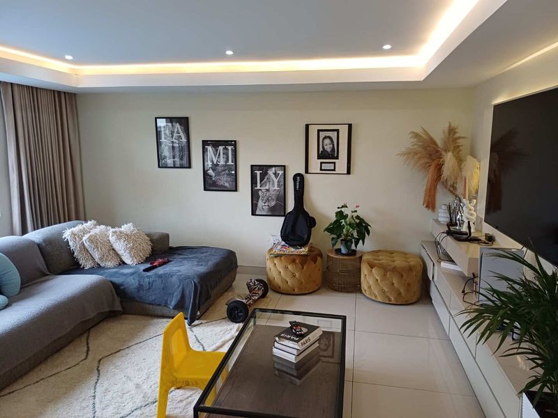 Modern 4 Bedroom House in Willowbrook - Photo 7