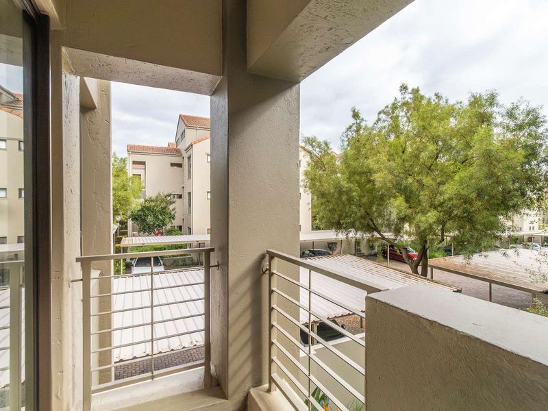 ☀️ Natural Light & Smart Layout - Photo 10