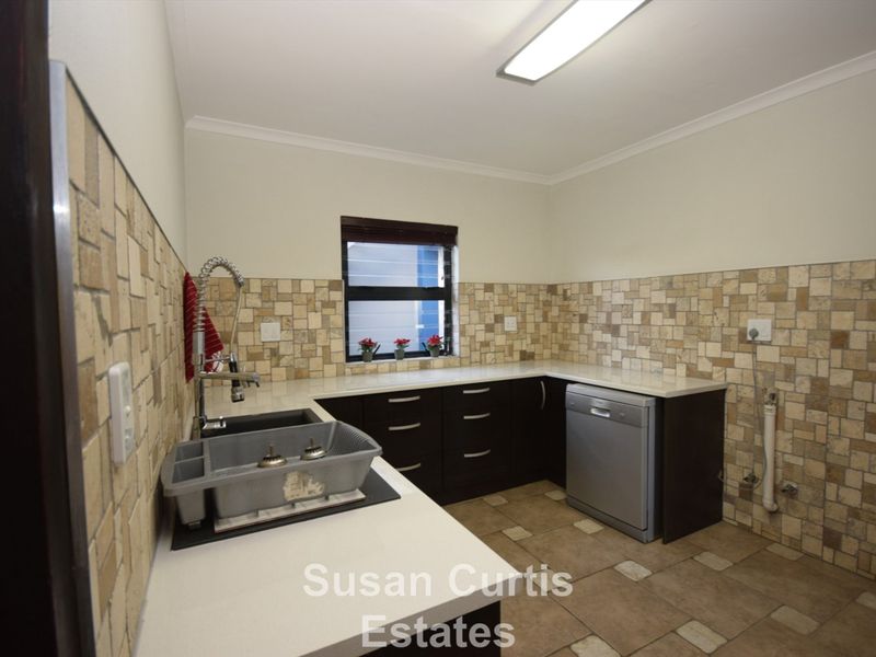 5 bedrooms House in Ocean View - Photo 6