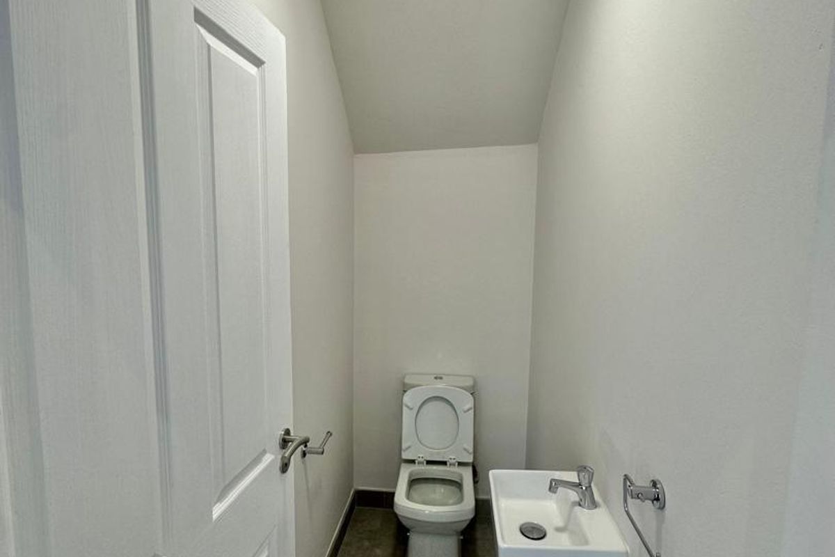 SPACIOUS NEWLY BUILT 3-BEDROOM TOWNHOUSE FOR RENT, KRAMERSDORF, SOLE MANDATE!! - Photo 4