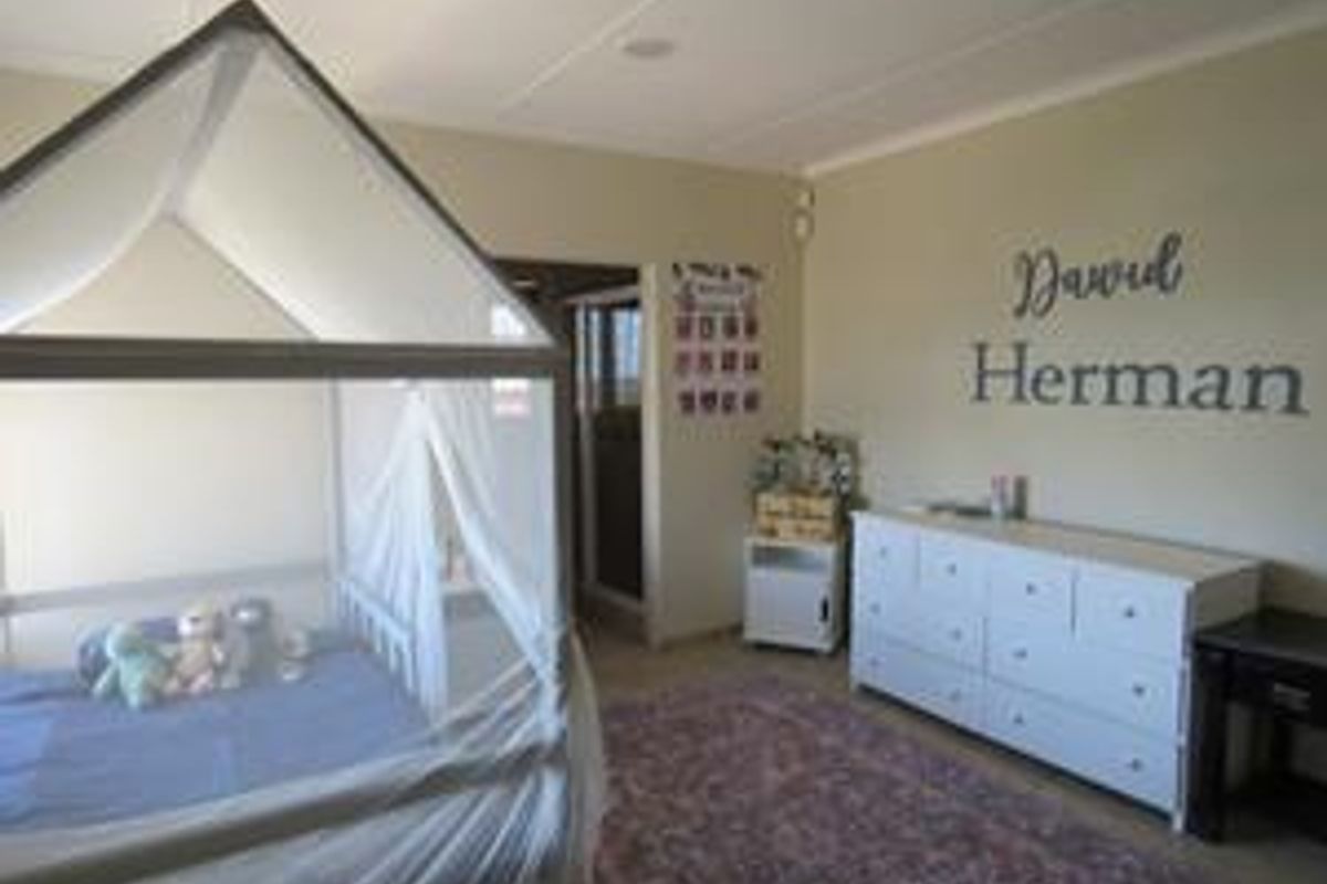 Elevate Your Lifestyle in This Stunning Three-Bedroom Home - Photo 5