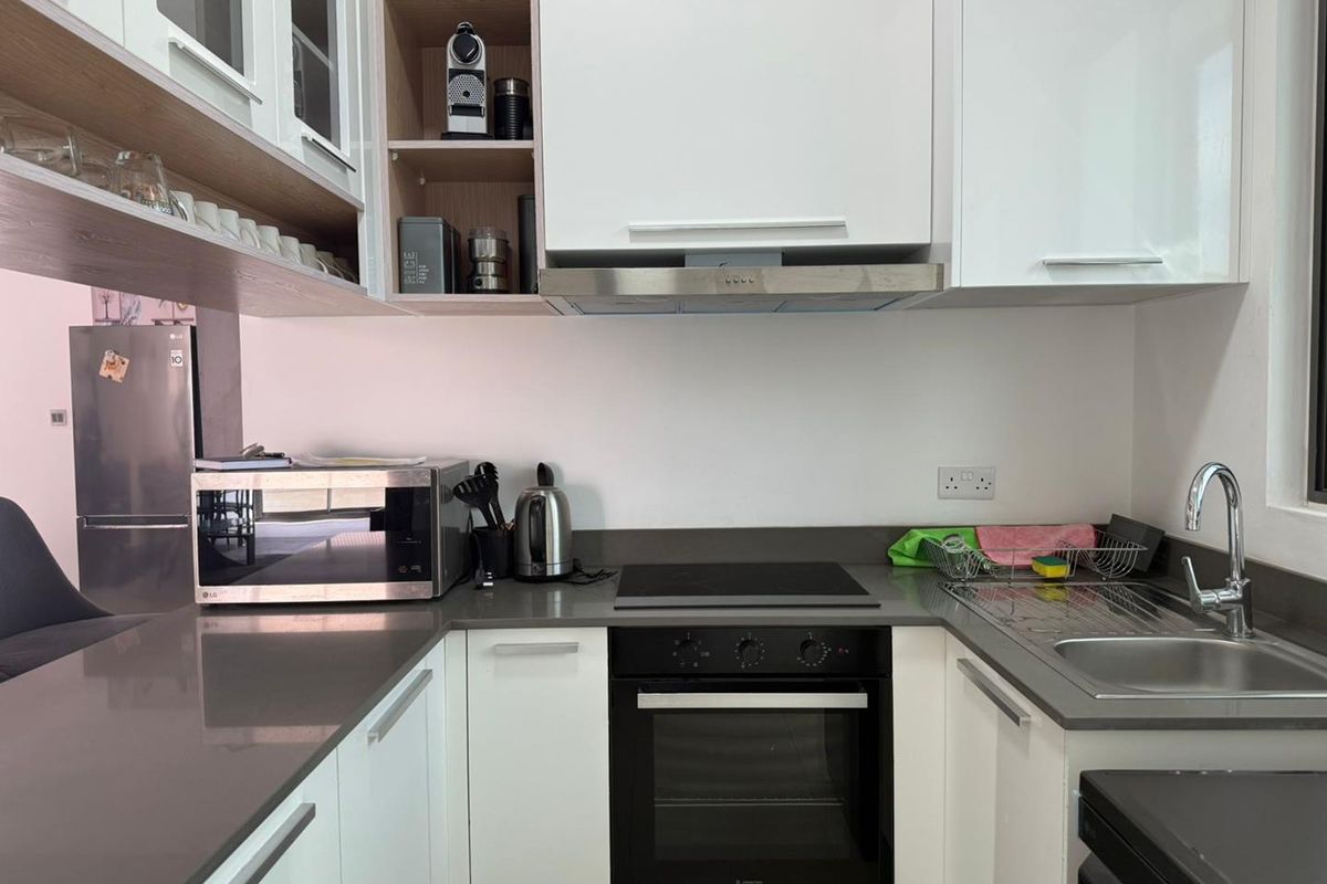 3 BEDROOM APARTMENT TO RENT - Photo 2