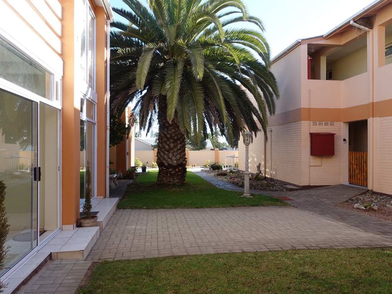 RENOVATED ONE BEDROOM APARTMENT IN RETIREMENT VILLAGE - Photo 9