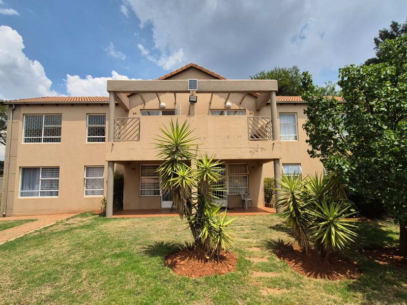 Affordable 3 Bedroom First Floor Apartment - Move In Ready. Priced To Sell !! - Photo 2