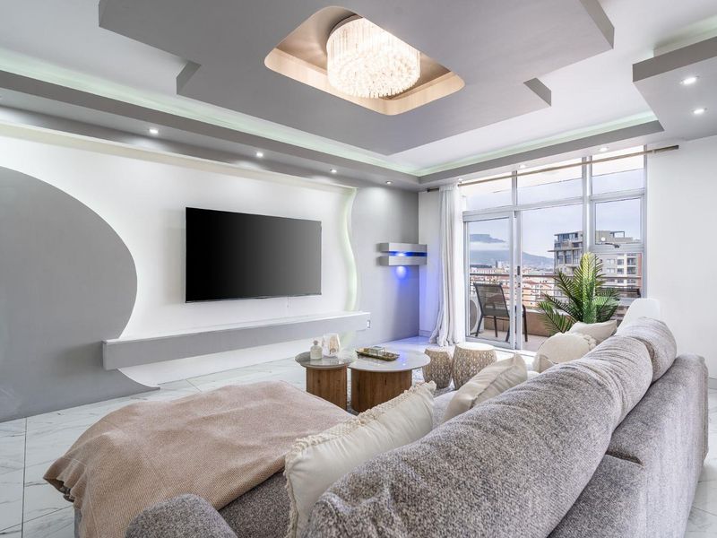 3 Bedroom Duplex Penthouse in the Iconic Knightsbridge, Century City - Photo 5
