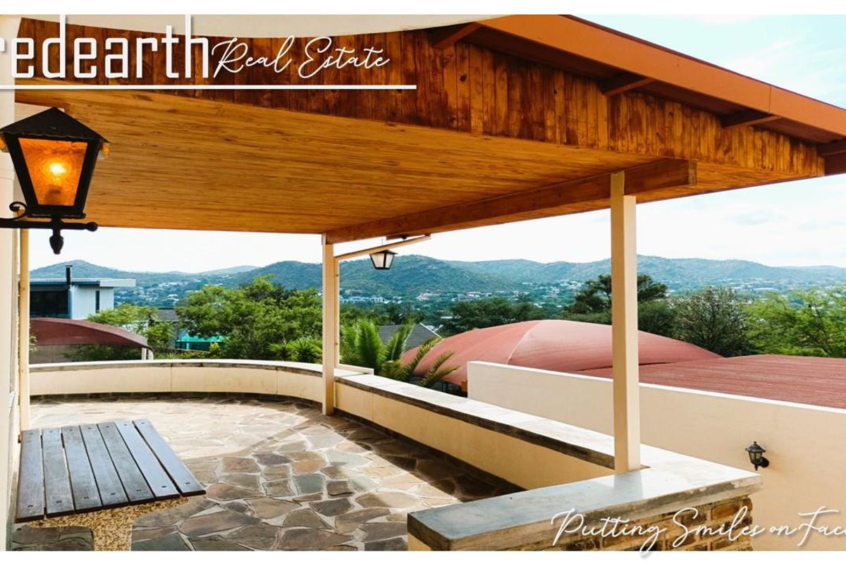 "A Versatile Rental Retreat in Klein Windhoek- Berg Street" - Photo 5