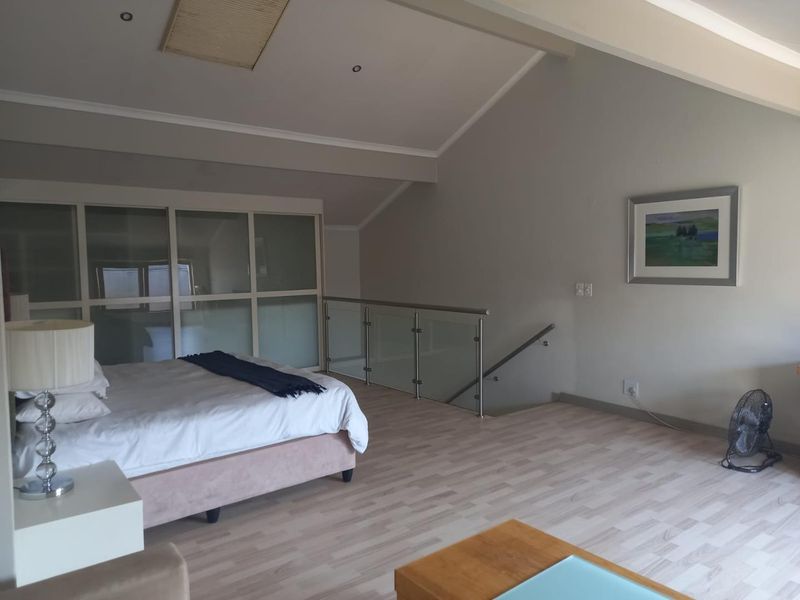 A CHARMING FURNISHED ONE BEDROOM APARTMENT - Photo 10