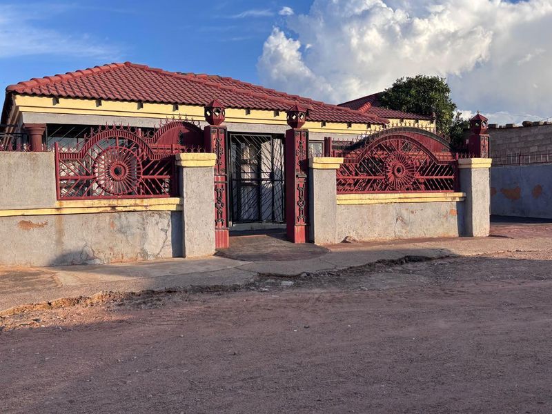 A FAMILY HOME - Photo 2