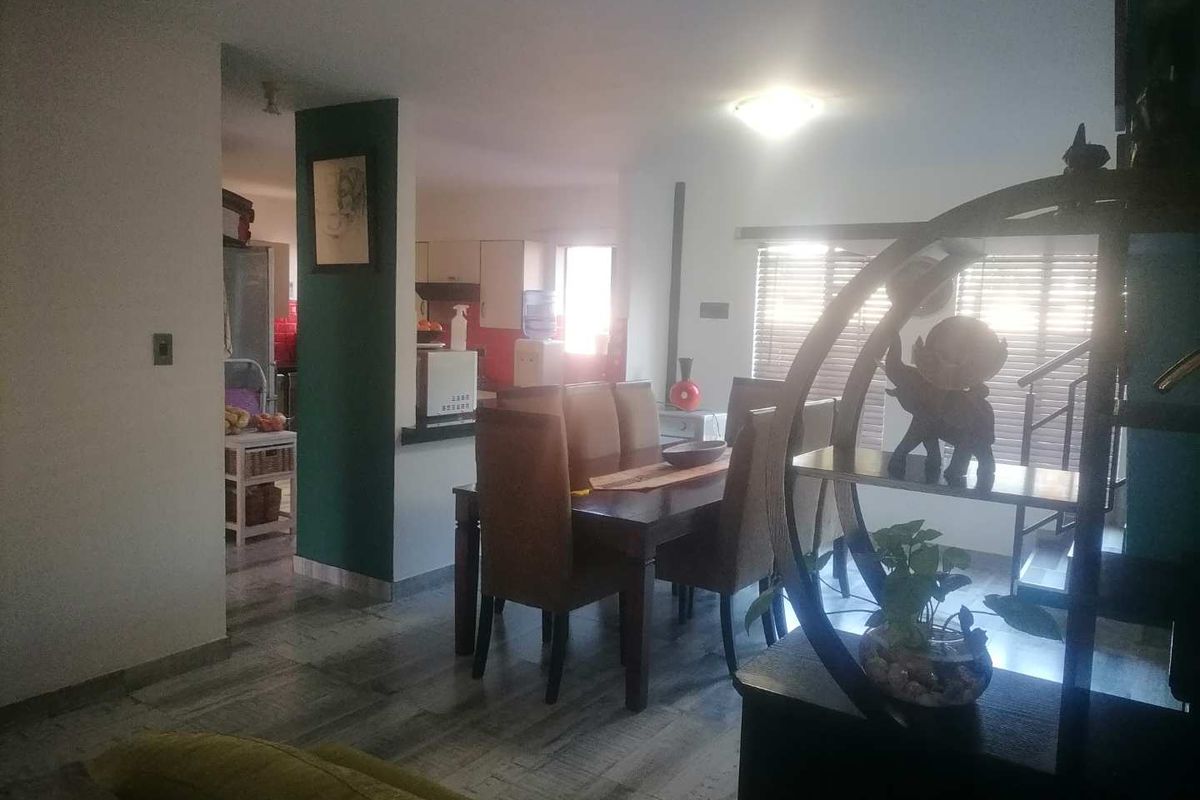 **Charming 3-Bedroom Townhouse for Sale in Thornbrook** - Photo 4