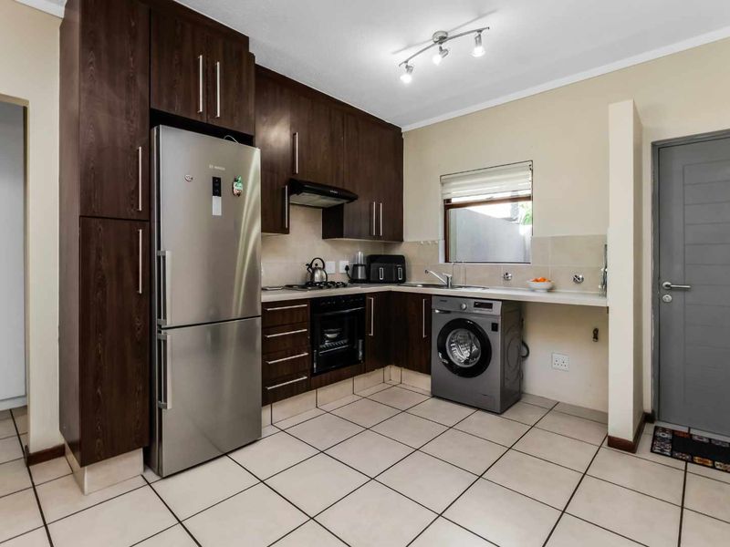 Charming 2-Bedroom 1 Bath Garden Apartment for Sale - Photo 6