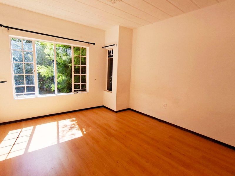 Spacious 3 bedroom, 2 bathroom ground floor apartment in Paulshof - Photo 5