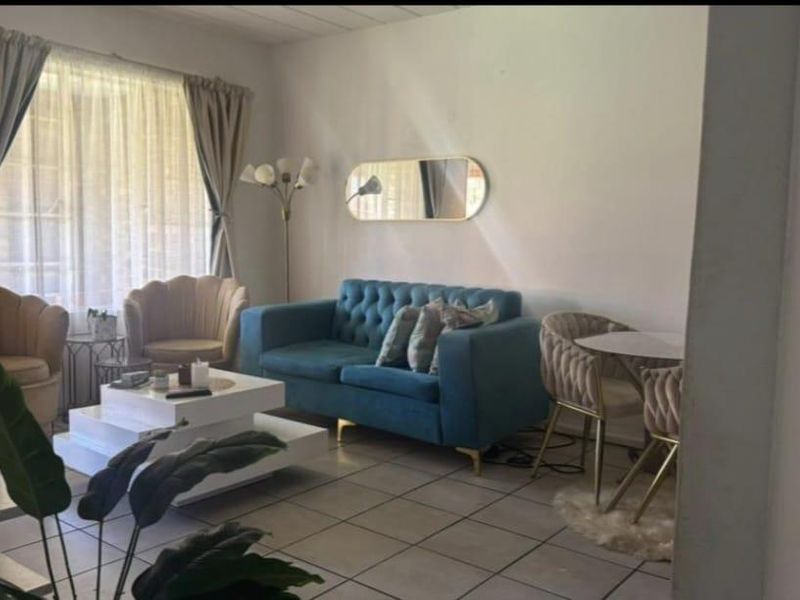 2 Bedroom House For Sale! - Photo 4