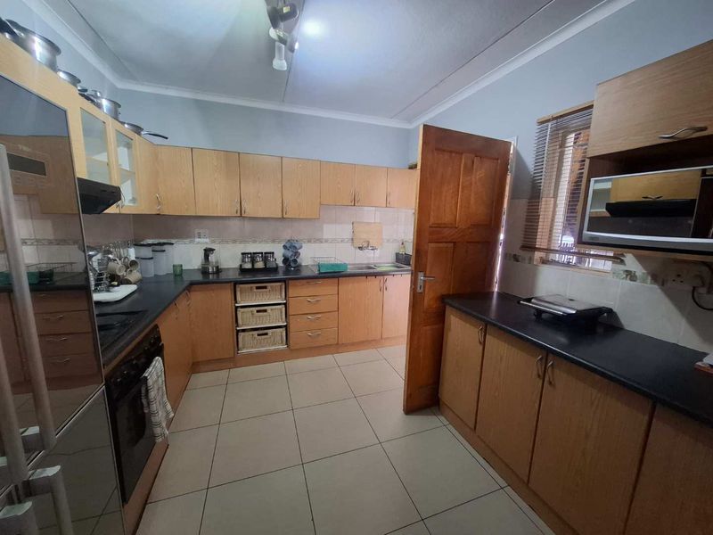 Affordable free standing home in Avis - Photo 2