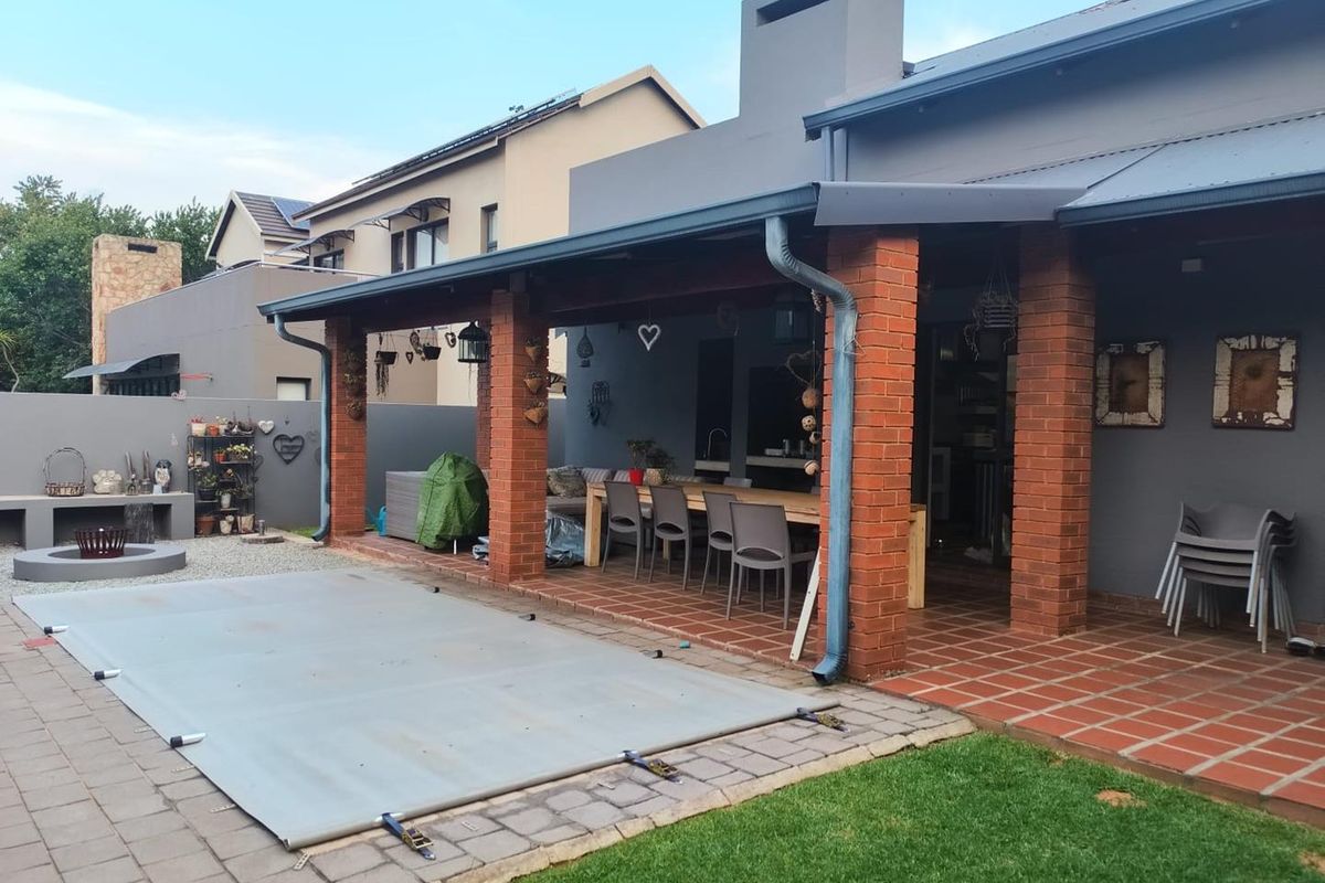 4 bedroom home, simplex, in La Coma Lifestyle Estate, with solar system! - Photo 5