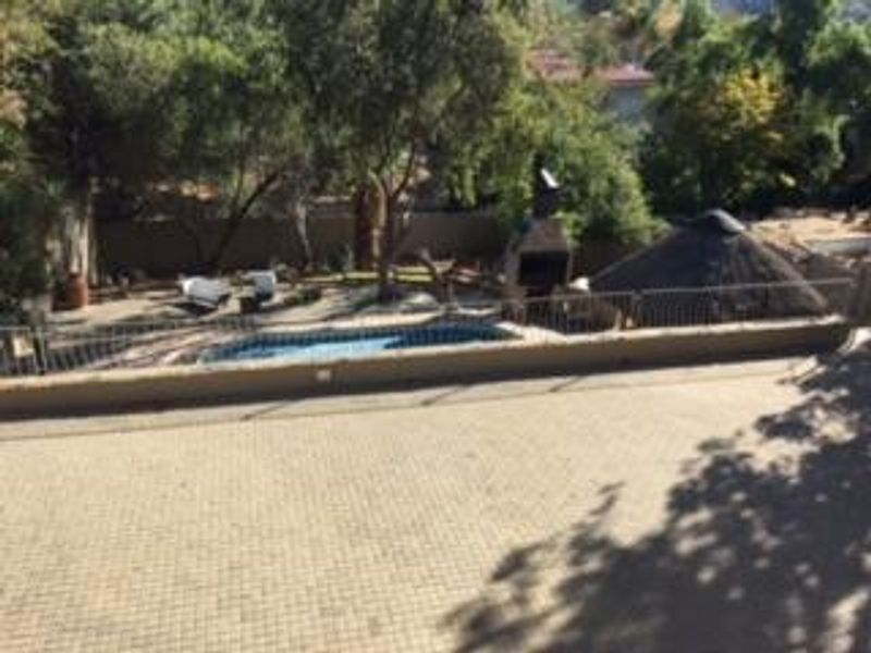 RESIDENTIAL PREMISES IN THE CENTRE OF KLEIN WINDHOEK BUSINESS AREA, OFF SAM NUYOMA DRIVE!! - Photo 9
