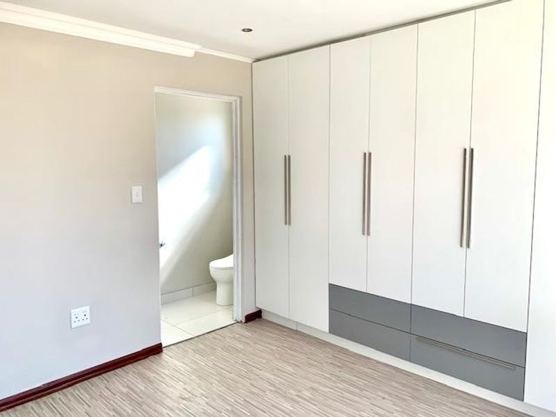 MODERN FAMILY HOUSE IN THABA NCHU - Photo 9