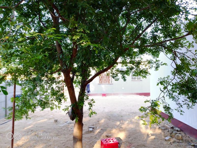 FOR SALE - 4 BEDROOM HOUSE WITH A SEPARATE  FLAT IN EENANA, NAMIBIA - Photo 9