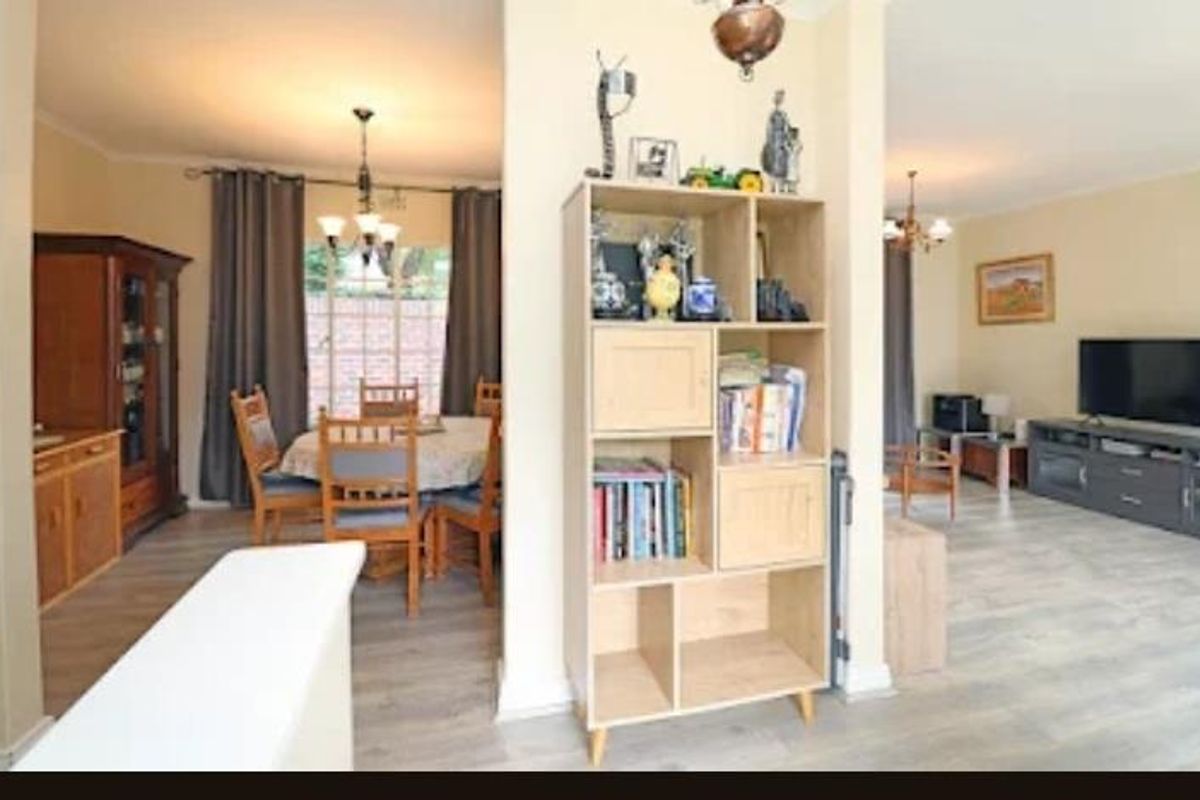 2 Bedroom Duplex Townhouse in beautiful complex - Photo 5