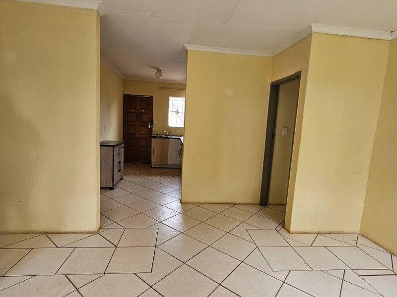 3 bedroom house in clarina - Photo 6