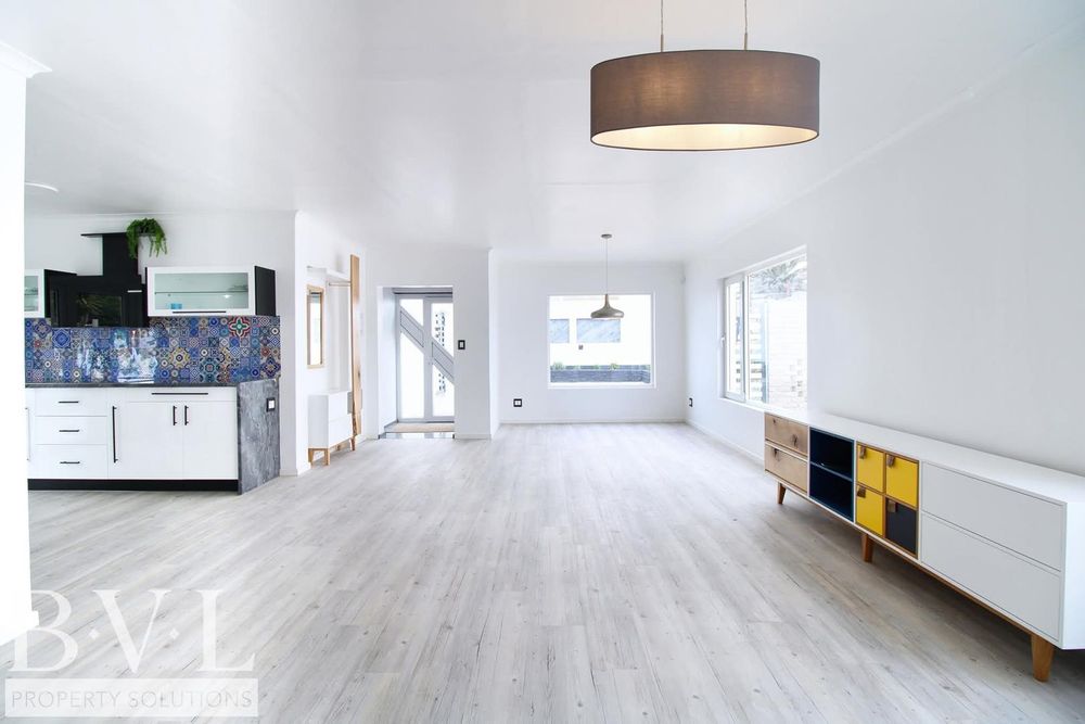 House kitchen & Lounge